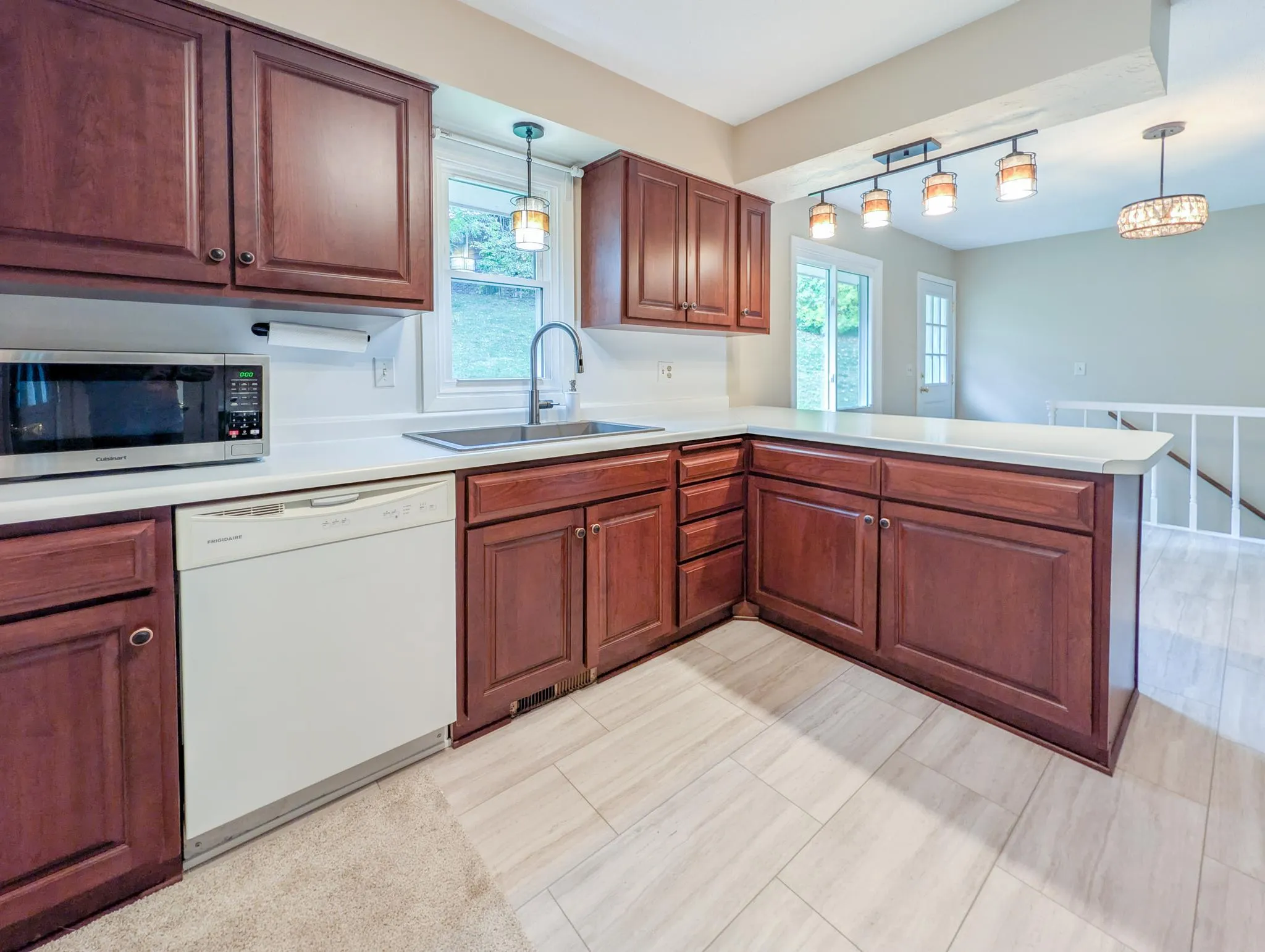 Photo 2 of 2601 Brookview Drive