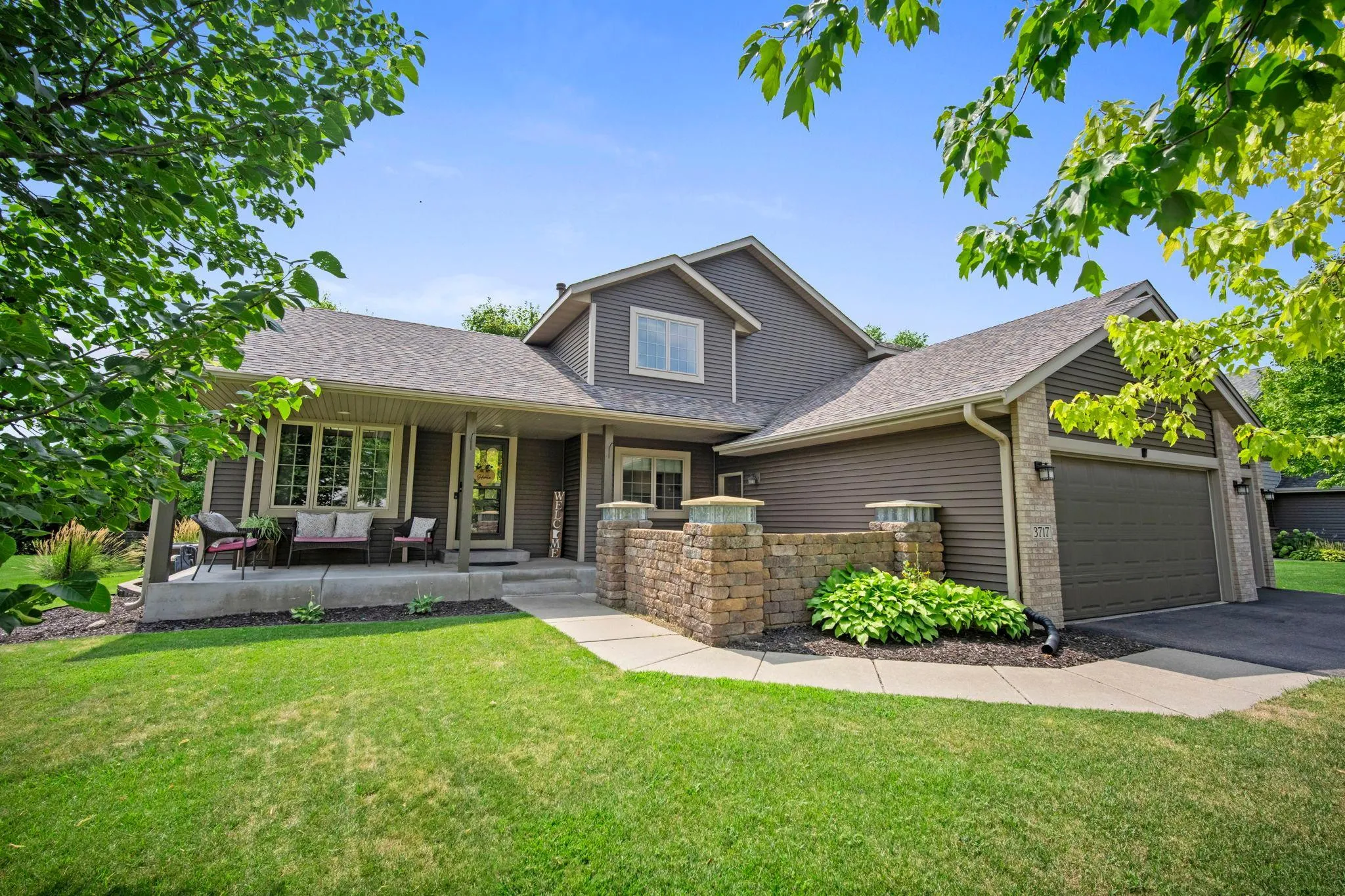 Photo 4 of 3717 90th N Crescent