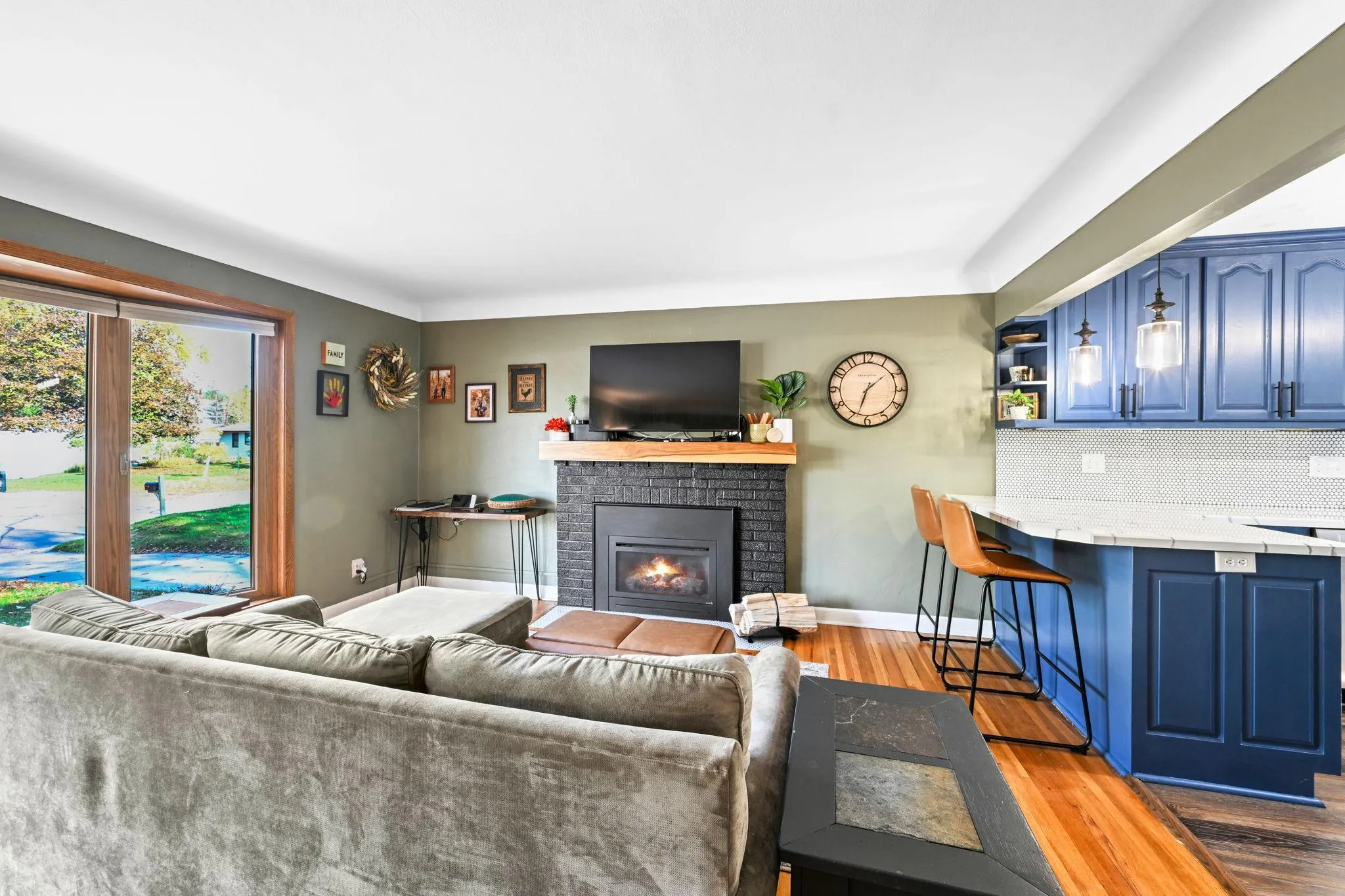 Photo 5 of 848 Sandhurst W Drive