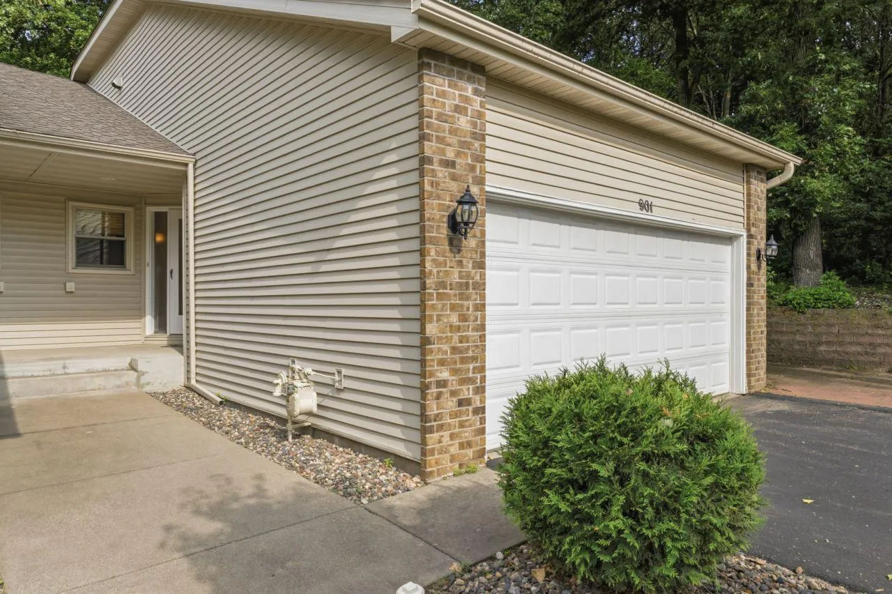 Photo 2 of 901 Oakwood Heights Circle Unit 7