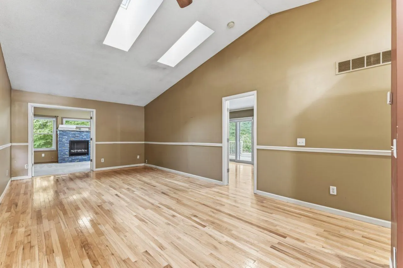 Photo 11 of 901 Oakwood Heights Circle Unit 7