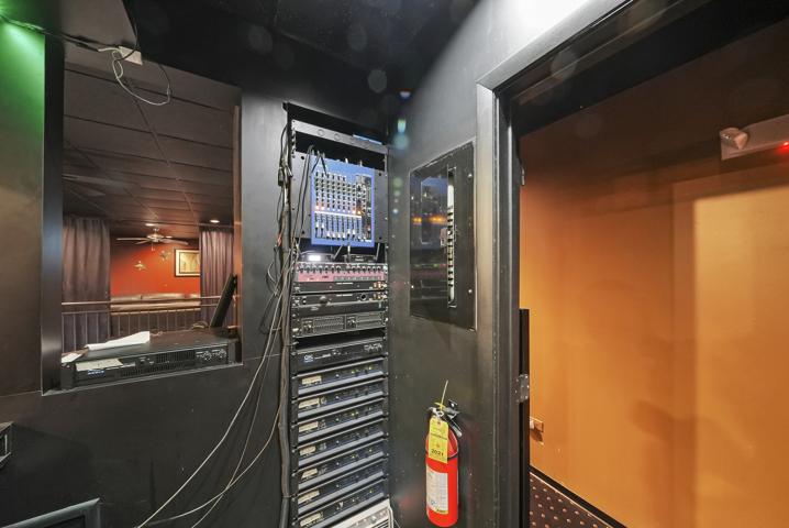 780