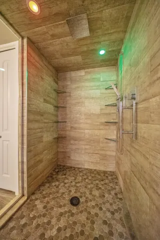 780