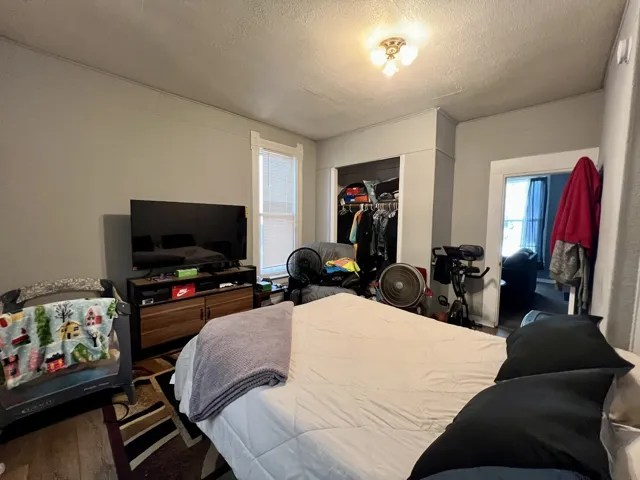 780