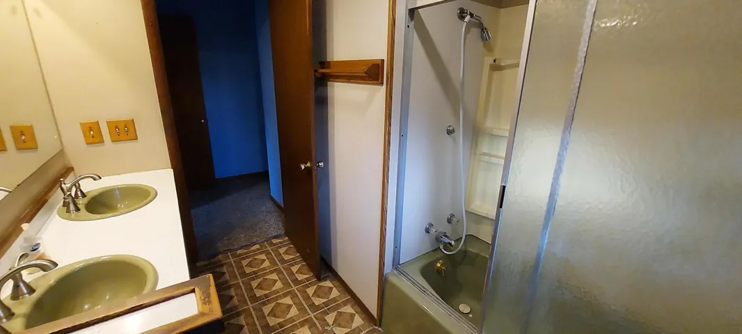 780