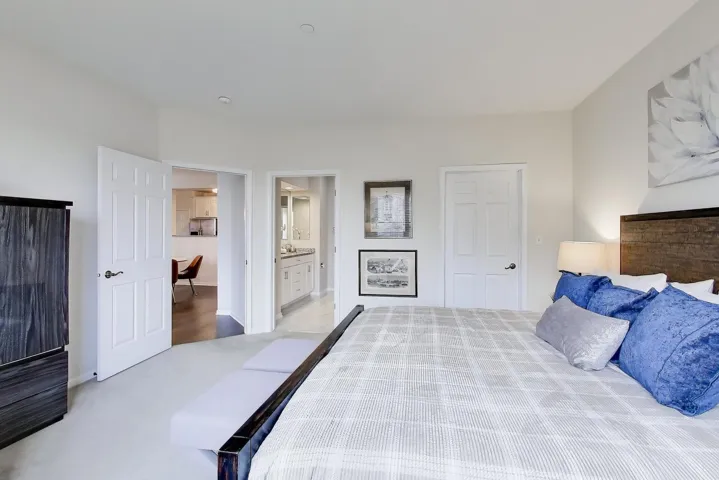 780