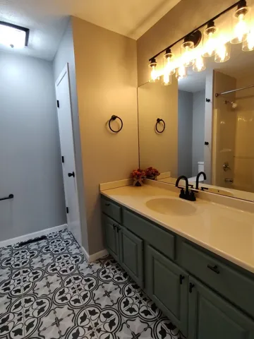 780