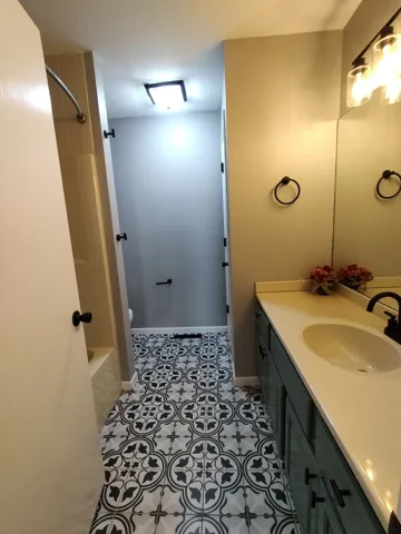 780