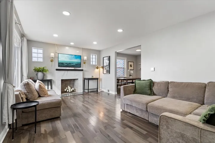 780