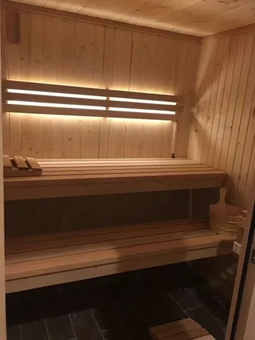 780