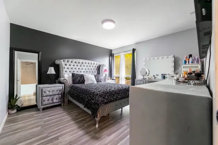 780
