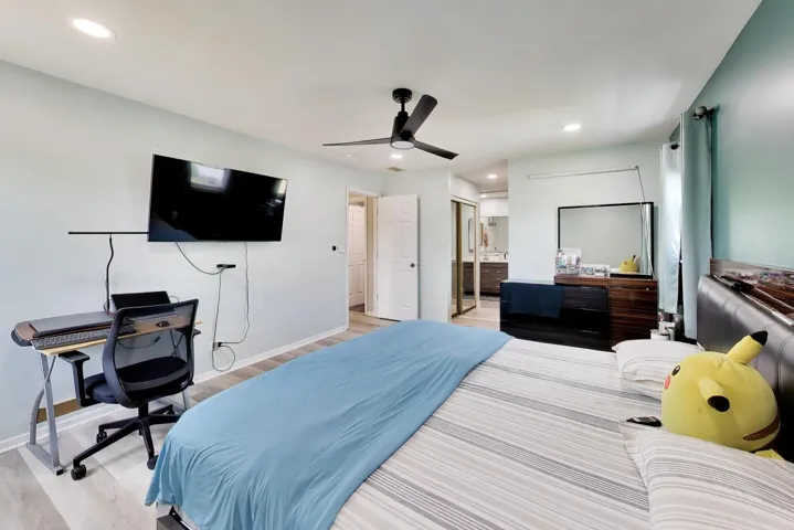 780