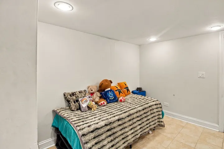 780