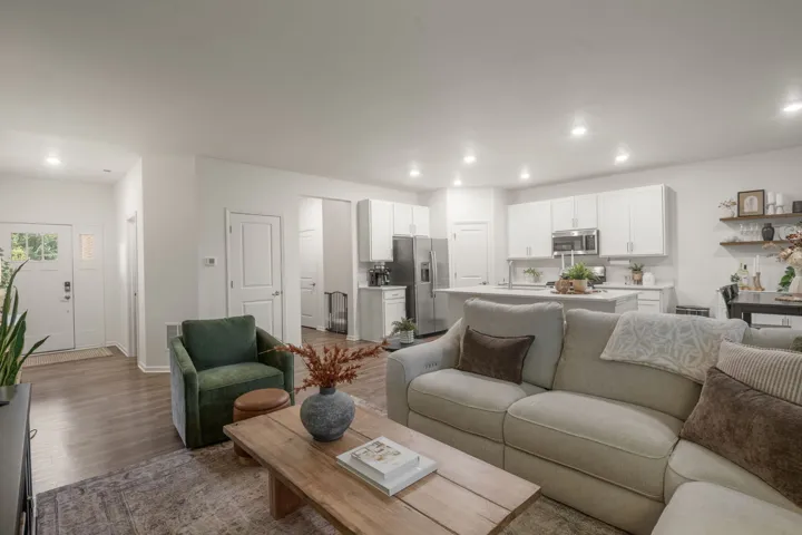 780