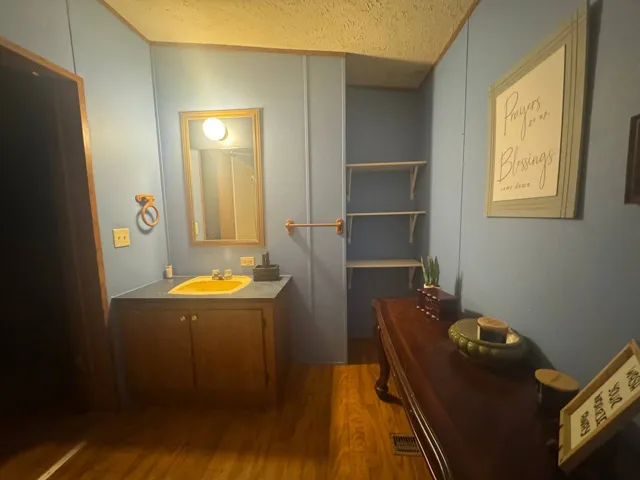 780