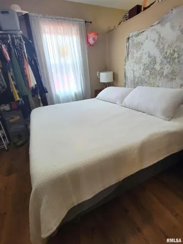 780