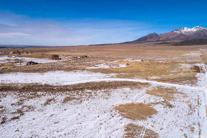 17 Dean Ct, La Sal, Utah 84530