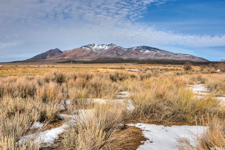 17 Dean Ct, La Sal, Utah 84530