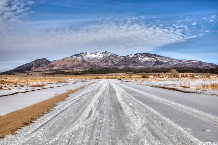 17 Dean Ct, La Sal, Utah 84530