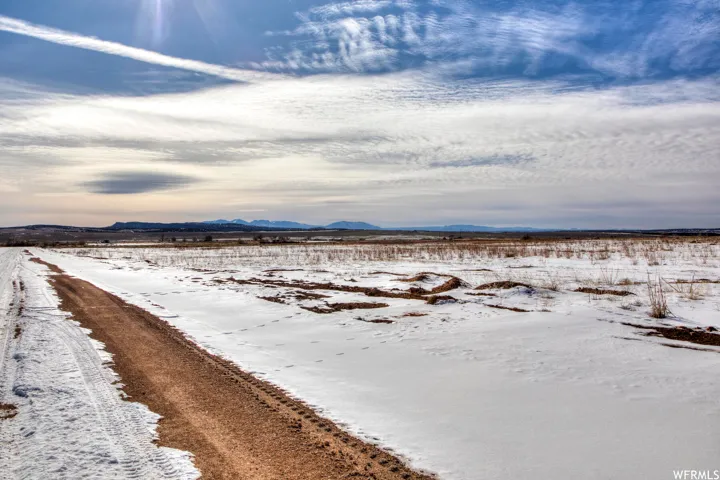 17 Dean Ct, La Sal, Utah 84530