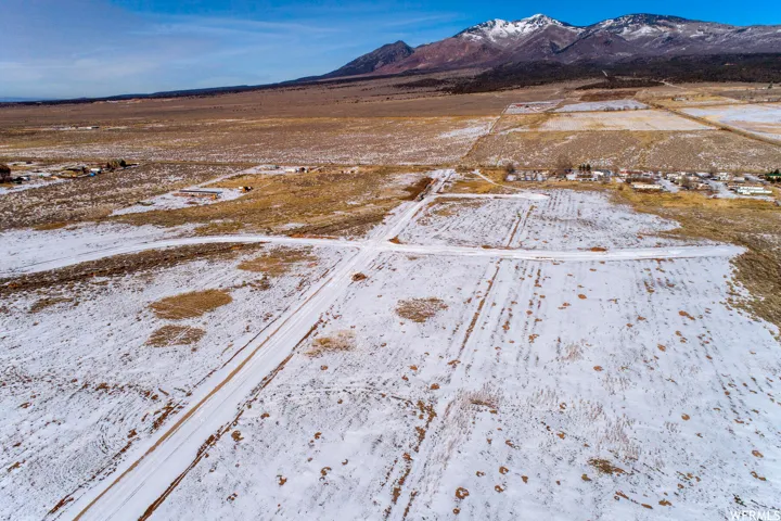 17 Dean Ct, La Sal, Utah 84530