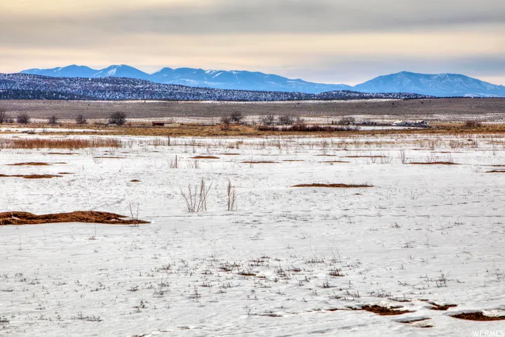 17 Dean Ct, La Sal, Utah 84530