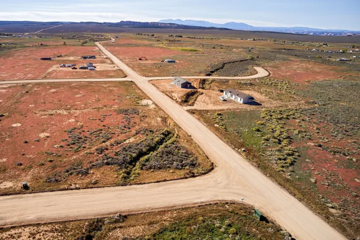 16 Dean Ct, La Sal, Utah 84530