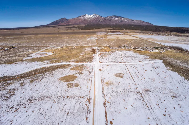 16 Dean Ct, La Sal, Utah 84530