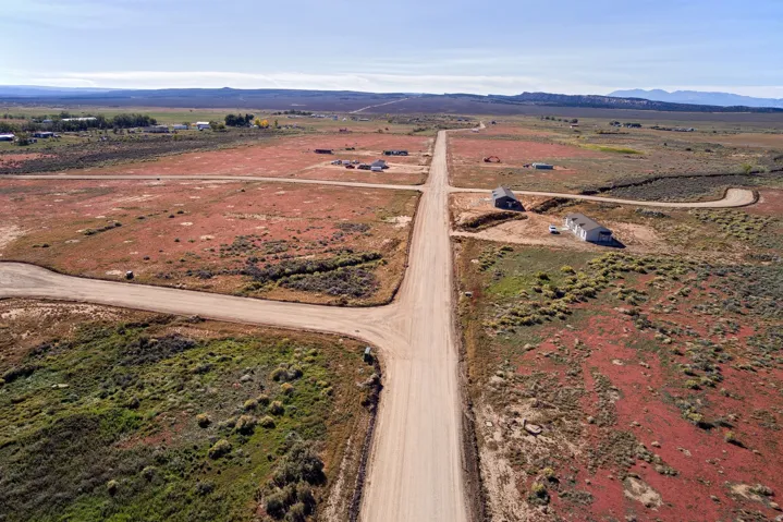 16 Dean Ct, La Sal, Utah 84530