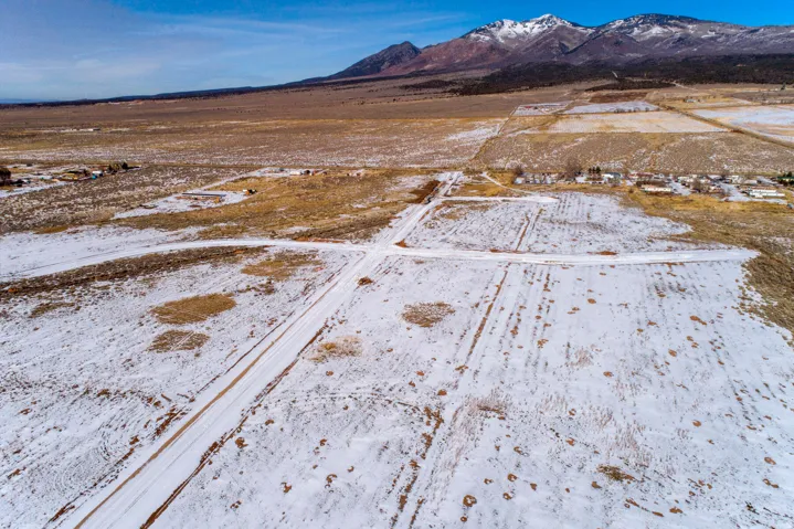 16 Dean Ct, La Sal, Utah 84530