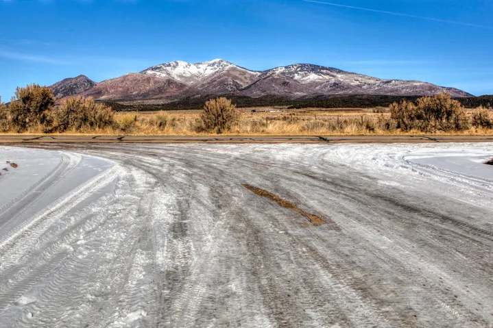 16 Dean Ct, La Sal, Utah 84530