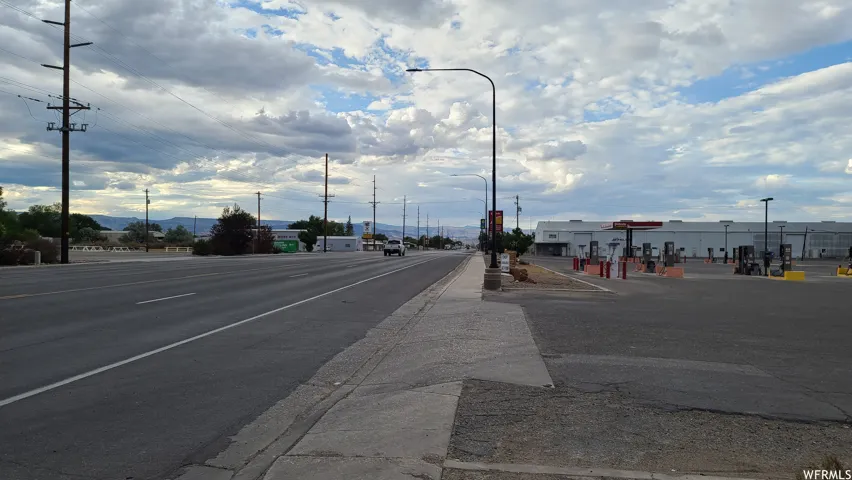 1581 S 1600 E, Naples, Utah 84078