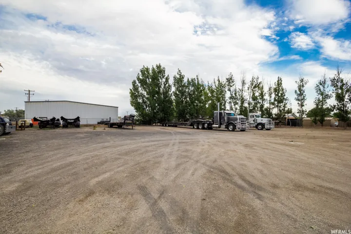 1581 S 1600 E, Naples, Utah 84078