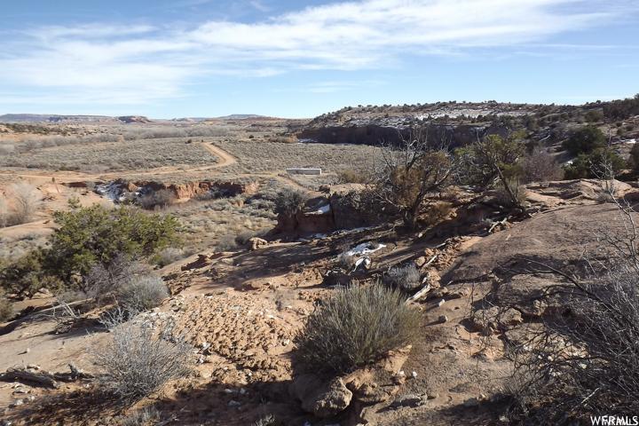 LOOKING GLASS RD