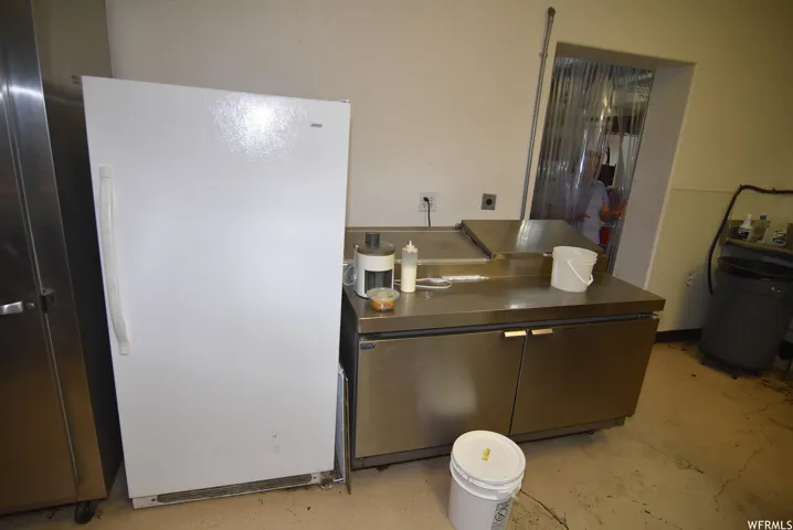 Fridge and Pre table