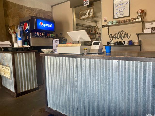 7682 E HWY 40