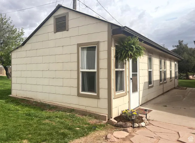 195 E 200 N, Moab, Utah 84532