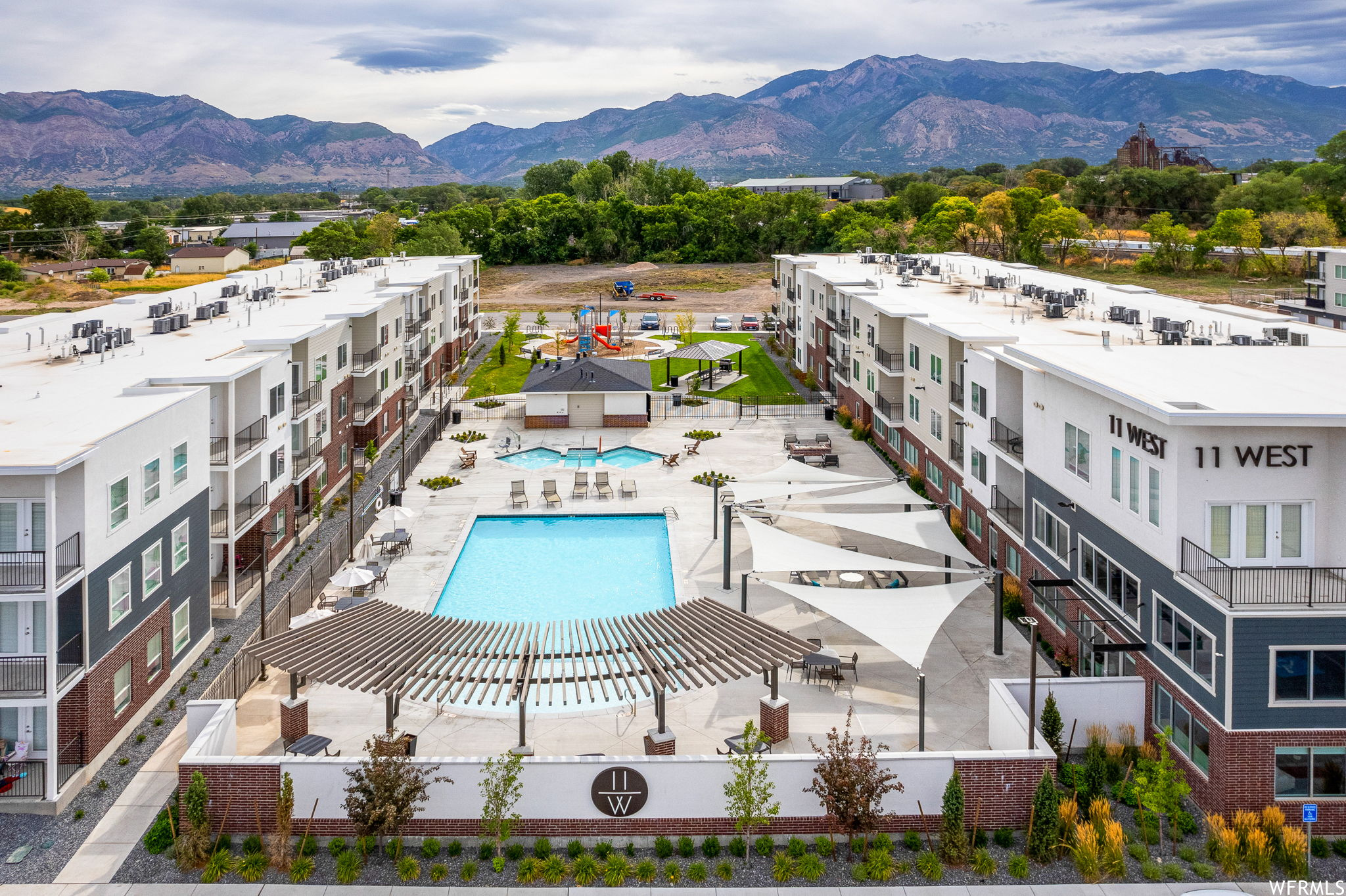 Birds eye view of property