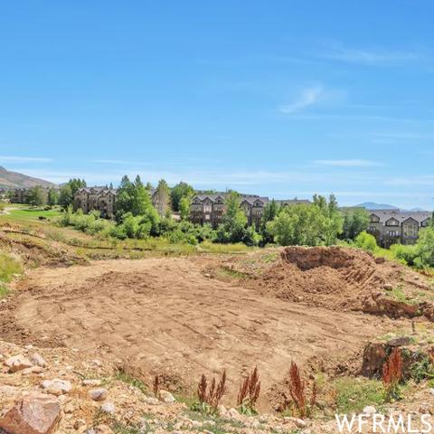 3575 N WOLF CREEK DR #5