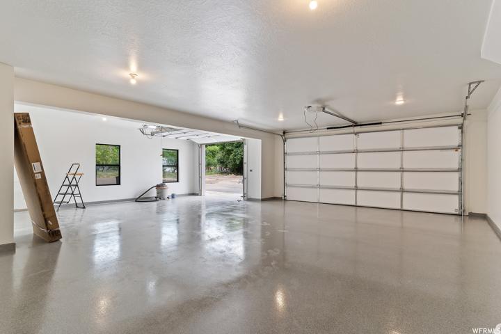 170 N MAIN ST
