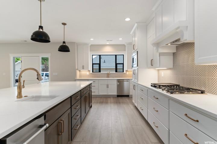 170 N MAIN ST