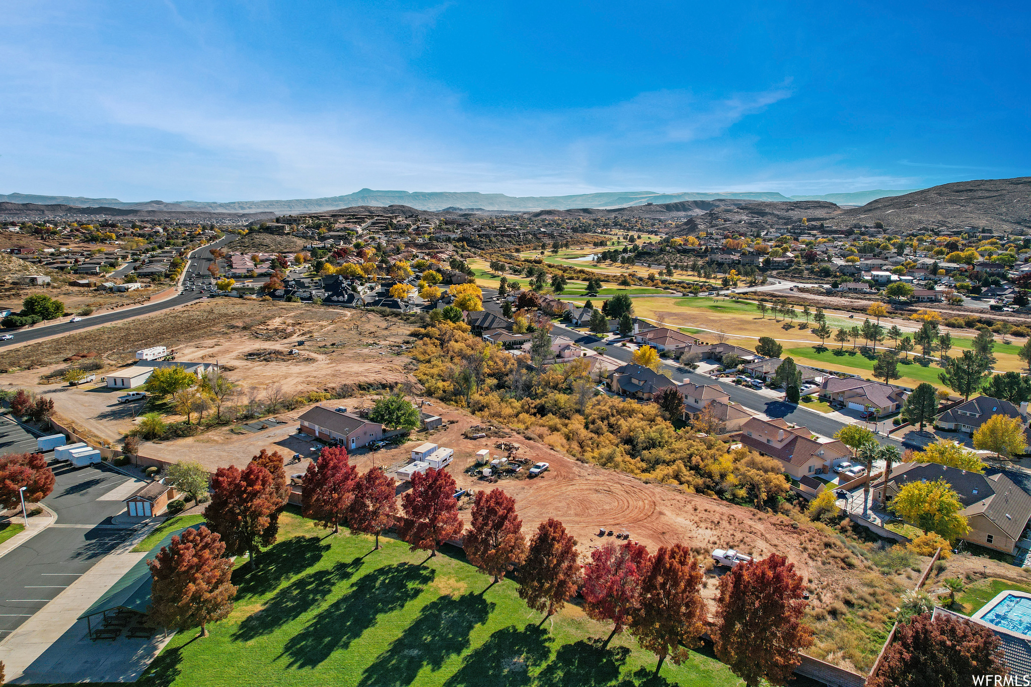 Drone / aerial view featuring a mountain view