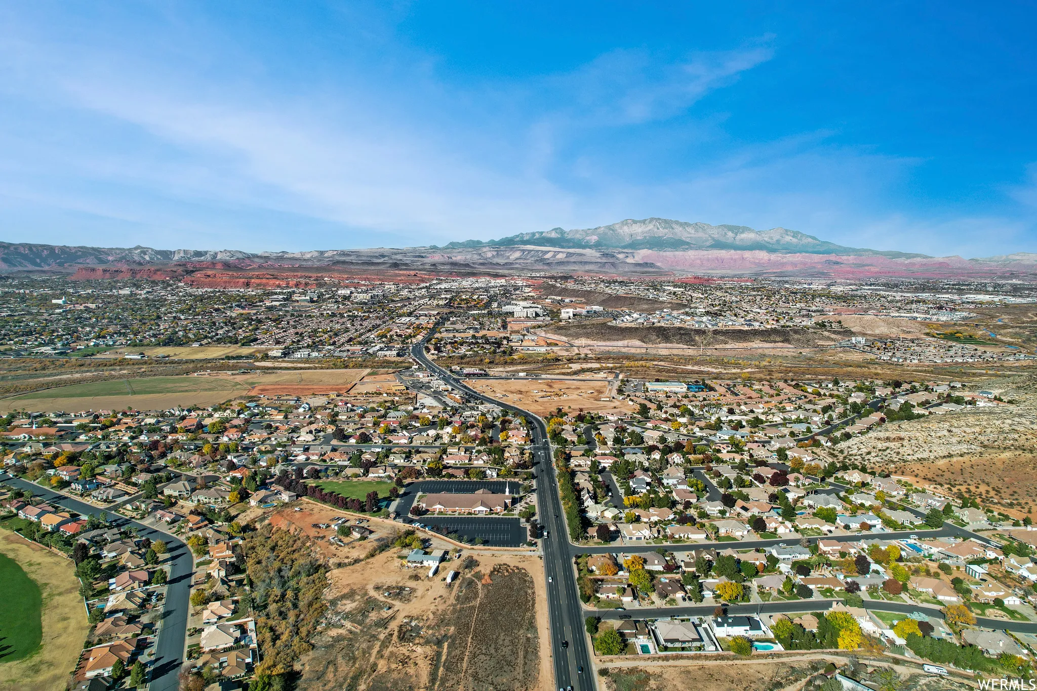 Bird's eye view featuring a mountain view