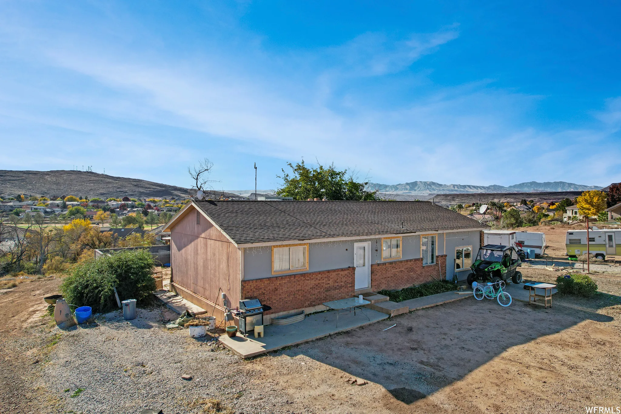View of front of property featuring a mountain view