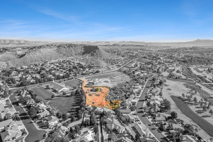 Drone / aerial view featuring a mountain view