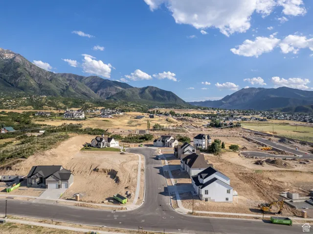 1362 S HELENS DR