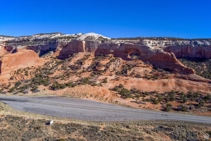 1004 N HWY 191