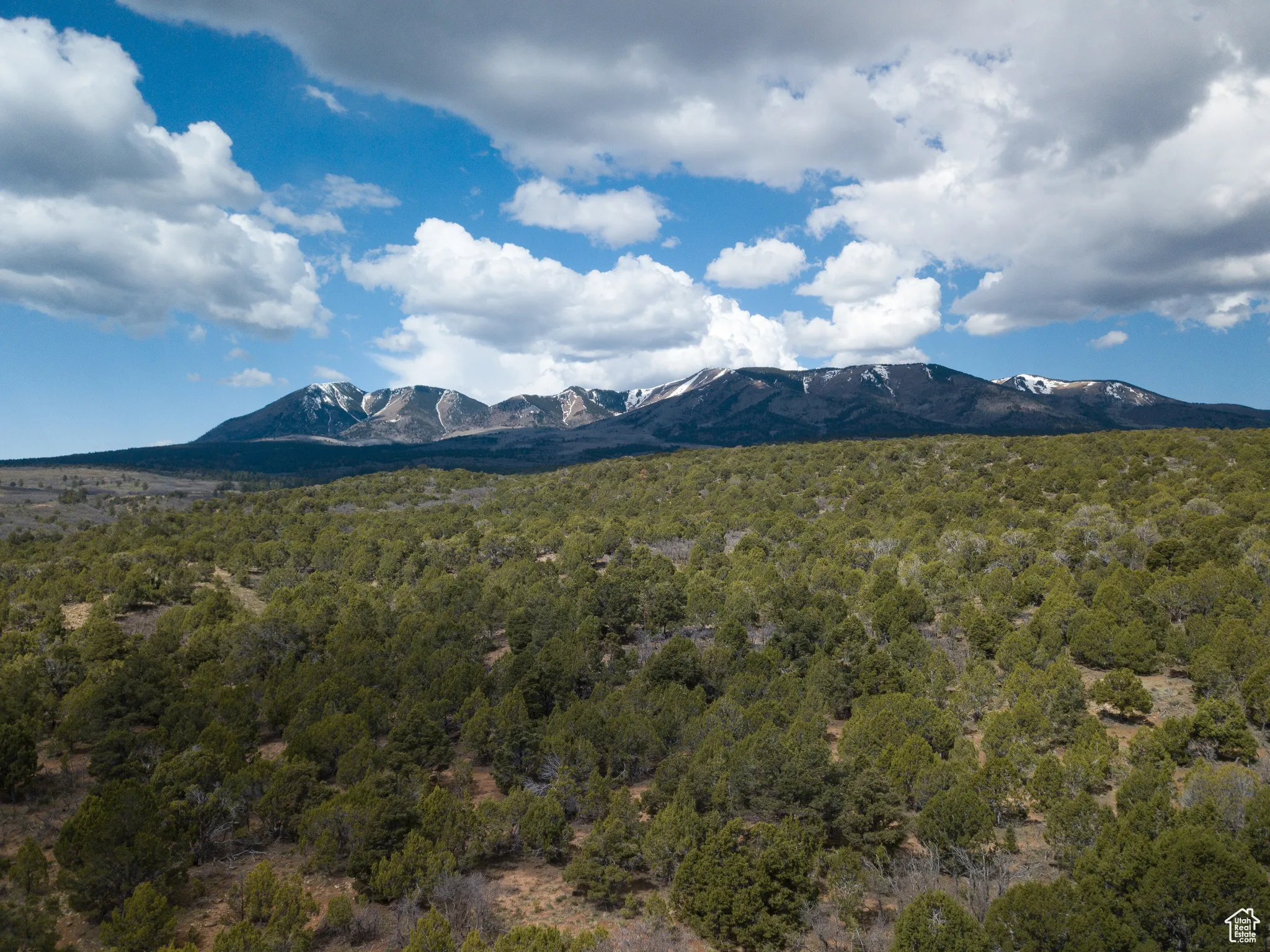 View of mountain feature