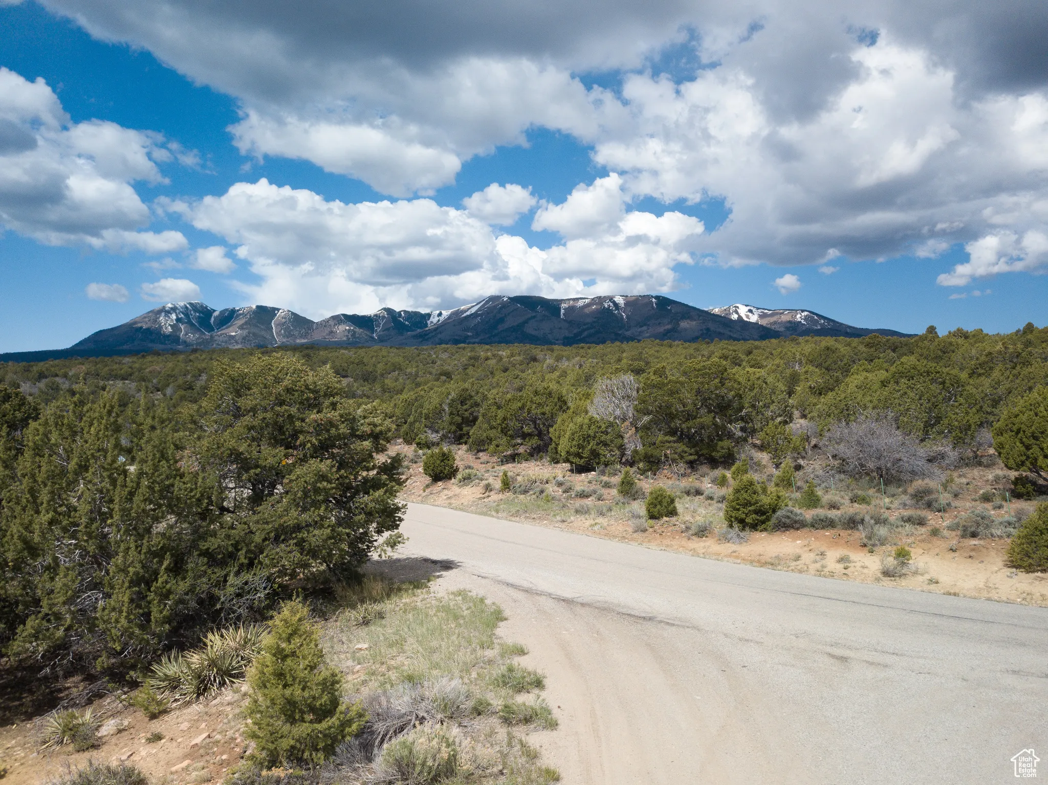 View of mountain feature