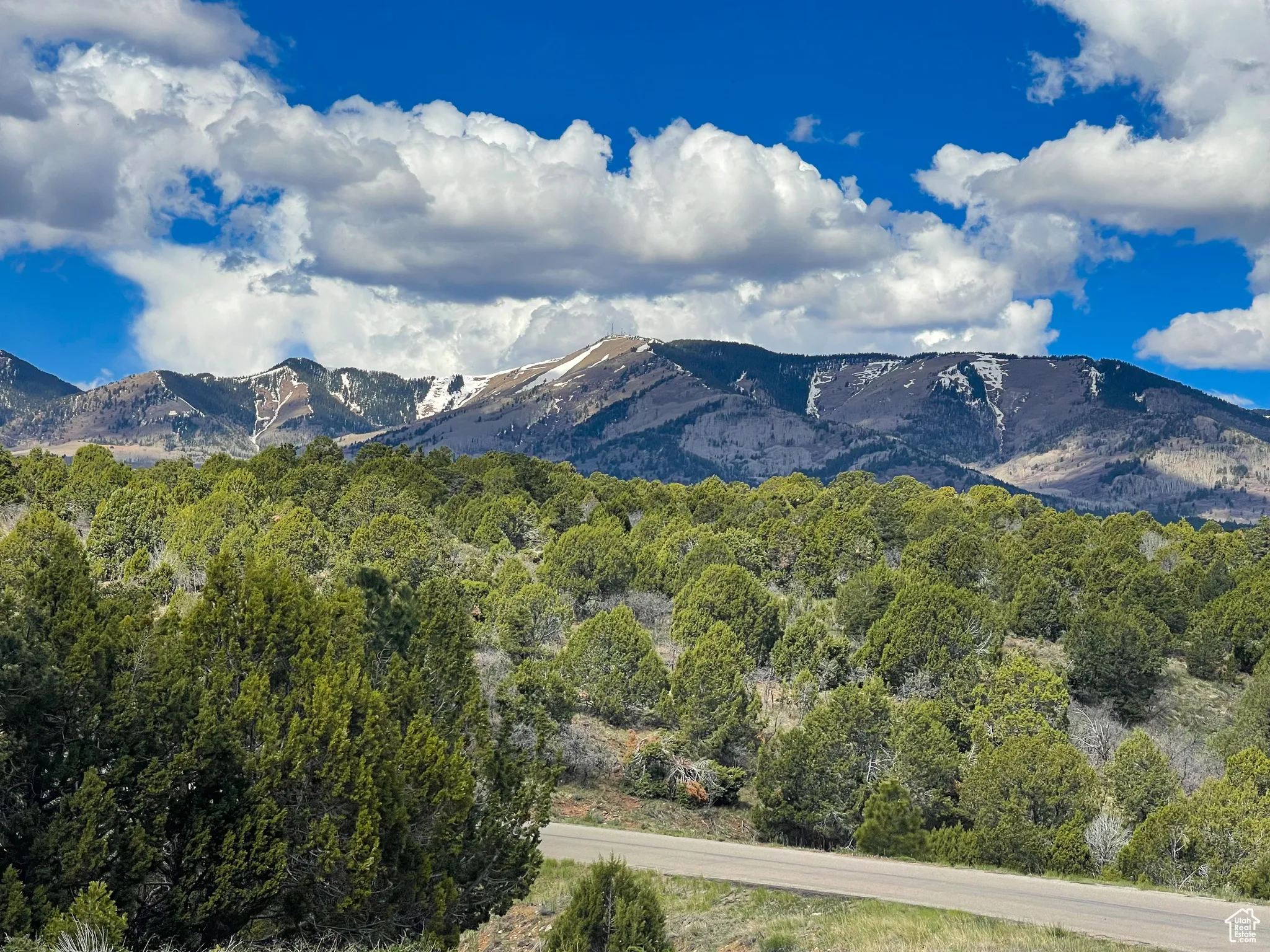 View of mountain feature